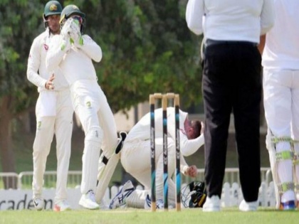 ball hit on Australia's batsman head, matt renshaw get injured | ऑस्ट्रेलियाच्या फलंदाजाच्या डोक्यावर चेंडू आदळला अन् काळजाचा ठोका चुकला