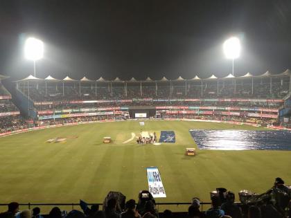 India vs Sri Lanka, 1st T20I : Good news coming in! Covers are being taken off from the pitch, know when match start | IND vs SL, 1st T20I : पाऊस थांबला, जाणून घ्या सामना कधी व किती षटकांचा होणार