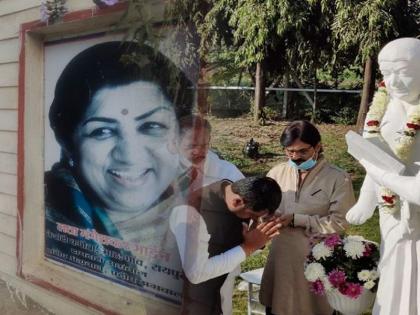 Lata Mangeshkar garden in Raipur Chhattisgarh spread on 12 acre | अद्भूत! रायपुरमध्ये १२ एकरवर पसरले आहे लता मंगेशकर गार्डन, मुर्तीची रोज केली जाते पूजा