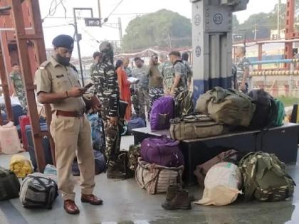 Chhattisgarh: Blast hits CRPF special train at Raipur railway station, 4 personnel injured | Chhattisgarh : रायपूर रेल्वे स्टेशनवर स्फोट; CRPF चे सहा जवान गंभीर जखमी