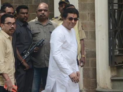 Video: raj thackeray reached Ed office in his lucky car with family | Video: आईचा आशीर्वाद, 'दादू'च्या शुभेच्छा अन् 9 नंबरची कार राज ठाकरेंसाठी 'लकी' ठरणार?