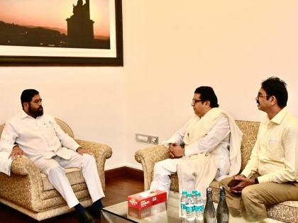 MNS chief Raj Thackeray met Chief Minister Eknath Shinde at his residence in Varsha | राज ठाकरे पुन्हा 'वर्षा'वर, मुख्यमंत्र्यांसोबत खलबतं; कोणत्या मुद्द्यांवर चर्चा?