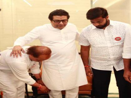 I am with mns raj thackeray Vasant More said Jai Shriram and shared the photo ... | Pune MNS: 'मी माझ्या साहेबांसोबतच', वसंत मोरेंनी 'जय श्रीराम' म्हणत केला फोटो शेअर...