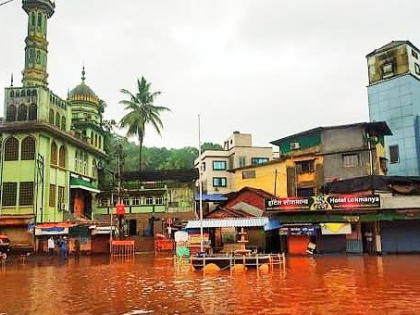 The city of Rajapur is surrounded by flood waters | राजापूर शहराला पुराच्या पाण्याचा वेढा