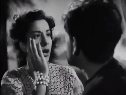 Raj Kapoor Slapped Nargis In Film Awara Goes Viral After Kabir Singh Slap Controversy | व्हायरल होतोय राज कपूर यांचा नरगिस यांना मारतानाचा व्हिडिओ, युजर्सना वाटतेय, प्रेमाची भीती