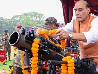 "Weapons will be used to their full capacity if necessary, weapon worship is a sign of this", warned Rajnath Singh | "गरज पडल्यास हत्यारांचा पूर्ण क्षमतेने वापर होणार, शस्त्रपूजा हे त्याचे संकेत’’, राजनाथ सिंह यांचा इशारा