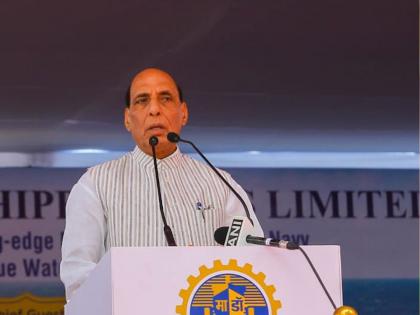 defense minister rajnath singh said india will also build ships for the world | भारत जगासाठीही जहाज बांधणी करेल; संरक्षणमंत्री राजनाथ सिंह यांना विश्वास