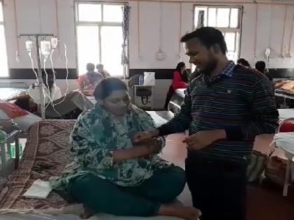 Rakhi tied to the doctor who tightened the rope of life | आयुष्याची दोरी घट्ट करणाऱ्या डाॅक्टरला बांधली राखी