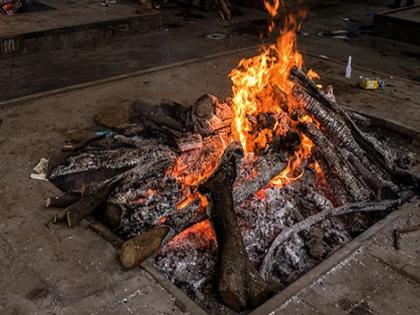 रक्षाविसर्जनावेळी मयताचा सावत्र मुलगा आल्याने वाद; दोन गटांत हाणामारी 