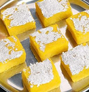 Raksha Bandhan Special: भावाला ओवाळताना खाऊ घाला ५ गोड पदार्थ- नेहमीपेक्षा वेगळे आणि खास