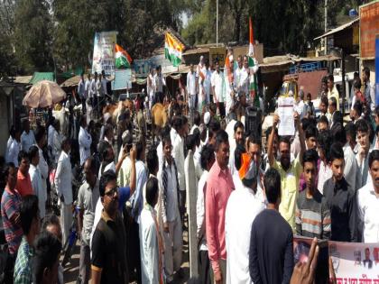 Rally against the hike in petrol prices | यावल येथे पेट्रोल दरवाढीविरोधात काँग्रेसच्यावतीने बैलगाडी मोर्चा