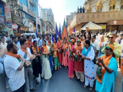 BJP strong show of strength in Pune Hemant Rasane left to file his candidature | पुण्यात भाजपचे जोरदार शक्तीप्रदर्शन; हेमंत रासने उमेदवारी अर्ज दाखल करण्यासाठी रवाना