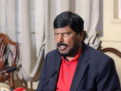 RPI Ramdas Athawale group party workers disappointed with Mahayuti in Maharashtra Assembly Vidhan Sabha Election 2024 seat sharing meetings | आरपीआय आठवले गटाच्या कार्यकर्त्यांचे महायुतीविरुद्ध आंदोलन; प्रचार करणार की नाही?