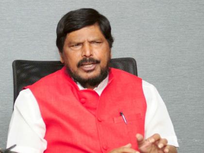 We should get a minister post during cabinet expansion Ramdas Athawale's demand | मंत्रिमंडळ विस्तारा दरम्यान आम्हाला एक मंत्री पद मिळावे; रामदास आठवलेंची मागणी