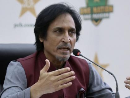 'This' appointment is like a clown in a crazy circus, Rameez Raja slams Mickey Arthur's appointment | ‘ही‘ नियुक्ती वेड्यांच्या सर्कशीतील जोकरसारखी, मिकी आर्थर यांच्या नियुक्तीवर रमीज राजा यांची जोरदार टीका