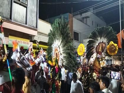 A trip to Bedag village which preserves the tradition of Ramayana | Sangli- रामायणाची परंपरा जपणारी बेडगची यात्रा उत्साहात, त्राटिकेच्या सोंगाची २०० वर्षांची अनोखी परंपरा