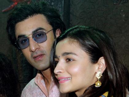 ranbir kapoor and alia bhatt to celebrate the new year together | रणबीर कपूर- आलिया भट्ट ‘साथ साथ’! हा घ्या पुरावा!!