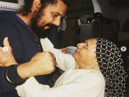 Randeep Hooda's grandmother passes away at 97 | रणदीप हुड्डाने सोशल मीडियाद्वारे दिली ही दुःखद बातमी