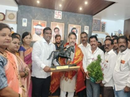 The relationship between Shiv Sena and Dhanushyabana in Konkan can never be broken says Nilesh Rane | कोकणात शिवसेना, धनुष्यबाणाचे नाते कधीच तुटू शकत नाही - नीलेश राणे The relationship between Shiv Sena and Dhanushyabana in Konkan can never be broken says Nilesh Rane | कोकणात शिवसेना, धनुष्यबाणाचे नाते कधीच तुटू शकत नाही - नीलेश राणे