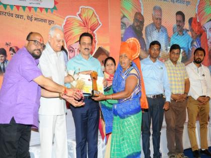 Ranjana Pravin Patil Power Management Award | लोहारी बुद्रूकच्या सरपंच रंजना प्रवीण पाटील यांना वीज व्यवस्थापन पुरस्कार