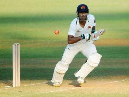 Mumbai all out in just 114 runs in ranji trophy game against railway | उपहारापूर्वीच मुंबईची गाडी रेल्वेपुढे घरसली; ११४ धावांत उडाला खुर्दा