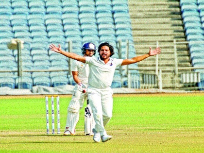 Ranji Trophy: Maharashtra scored 79 runs against Mumbai in the first innings | रणजी क्रिकेट: महाराष्ट्र संघाला पहिल्या डावात मुंबईविरुद्ध ७९ धावांची आघाडी