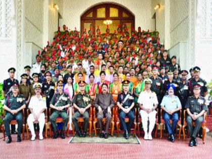 The governors of the NCC team, who have mediated medals, have appreciated | पदकांची लयलूट करणाऱ्या एनसीसी चमूचे राज्यपालांनी केले कौतुक