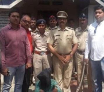 Police achieve success arresting rapist | नराधमाच्या मुसक्या बांधण्यात पोलिसांना यश