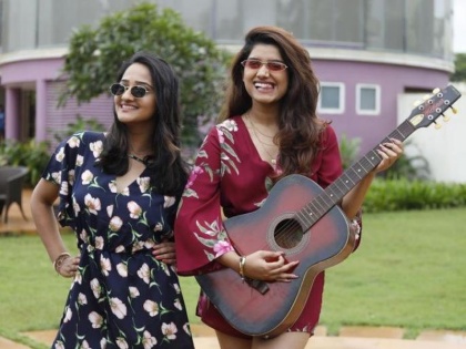 Rasika and Aditi's 'You and Me' video teaser | रसिका आणि आदितीचा 'यू अँड मी' व्हिडिओचा टीझर