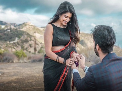 rasika sunil boyfriend proposed him in fantastic style | रसिका सुनीलला प्रियकराने अशाप्रकारे केले प्रपोज, क्षणात दिला रसिकाने होकार