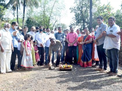 Commencement of road asphalting work at Nath Pai Nagar | नाथ पै नगर येथील रस्त्याच्या डांबरीकरण कामाचा शुभारंभ