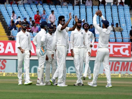 IND VS WI: This is India's third largest lead in the first innings | IND VS WI : भारताने पहिल्या डावात घेतलेली ही तिसरी मोठी आघाडी