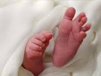 Police searched for the mother of the newborn baby found on the side of the road and arrested the woman concerned | रस्त्याकडेला आढळलेल्या 'त्या' नवजात अर्भकाच्या आईचा पोलिसांनी घेतला शोध, संबंधित महिलेस घेतले ताब्यात