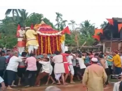 Chariot festival of Durgadevi Rathaetsav in Anjarle in Dapoli taluka Ratnagiri district | दुर्गादेवीचा रथाेत्सव, आंजर्लेवासीयांनी जाेपासलीय १६व्या शतकापासूनची परंपरा (व्हिडिओ)