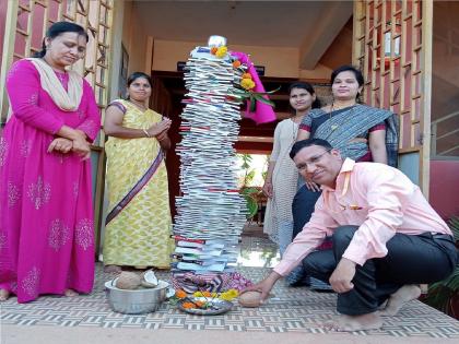 A library of books set up by Maher Sanstha in Ratnagiri | रत्नागिरीतील माहेर संस्थेने उभारली पुस्तकांची गुढी