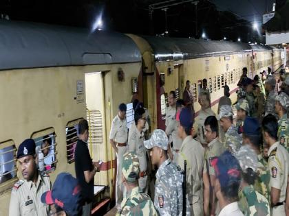 Dial 112 of the Sindhudurga control room received a call that a person carrying a gun and a bomb had boarded the Vasco the Patna train, Police alerted | ‘त्या’ एका काॅलने सिंधुदुर्गासह रत्नागिरीचे पाेलीसही हादरले