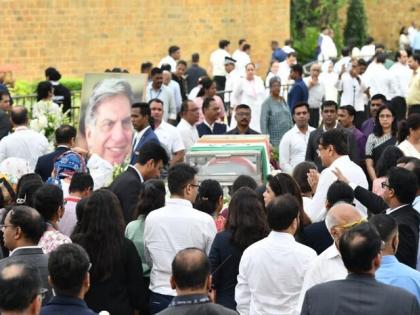 there have been major changes in the traffic routes in worli for the ratan tata funeral | अंत्यसंस्कारासाठी वरळीतील वाहतूक मार्गात झाले मोठे बदल