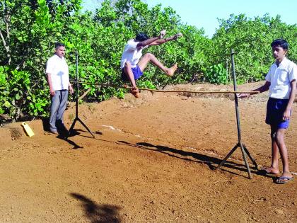  Ratnagiri: ... the players who emerge in paddy fields, Dhampurkar's leap | रत्नागिरी :...येथे भातशेतीच्या मळ्यातच उगवतात खेळाडू, धामापूरकर यांची उत्तुंग झेप