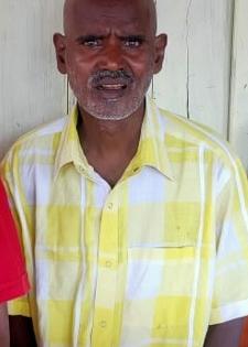 Ratnagiri police arranged for a Telangana old man to meet his family | रत्नागिरी पोलिसांनी घडवून आणली तेलंगणातील वृद्धाची कुटुंबियांशी भेट Ratnagiri police arranged for a Telangana old man to meet his family | रत्नागिरी पोलिसांनी घडवून आणली तेलंगणातील वृद्धाची कुटुंबियांशी भेट