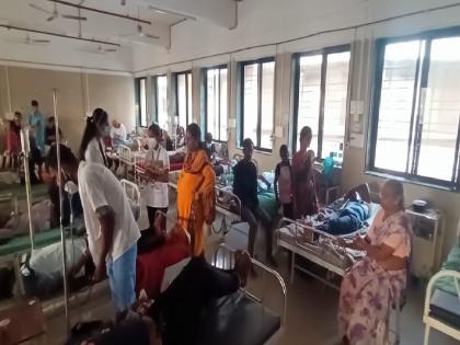 Increase in number of patients due to viral diseases, Ratnagiri district hospital will not get beds for patients | व्हायरल आजारांमुळे रूग्णसंख्येत वाढ, रत्नागिरी जिल्हा रूग्णालयात रुग्णांना बेड मिळेनात