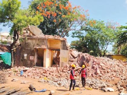 New commercial complex to be built in Ratnagiri, old building demolished | रत्नागिरीत उभे राहणार नवे व्यापारी संकुल, जुनी इमारत जमीनदोस्त New commercial complex to be built in Ratnagiri, old building demolished | रत्नागिरीत उभे राहणार नवे व्यापारी संकुल, जुनी इमारत जमीनदोस्त