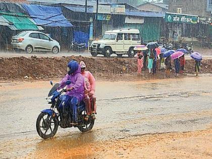 Heavy rain at night in Ratnagiri; scorching heat during the day | रत्नागिरीत रात्री मुसळधार; दिवसा उन्हाचा कडाका Heavy rain at night in Ratnagiri; scorching heat during the day | रत्नागिरीत रात्री मुसळधार; दिवसा उन्हाचा कडाका