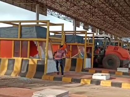 Ratnagiri: Toll booth at Hativale in Rajapur taluka was broken by two unknown persons | Ratnagiri: राजापूर तालुक्यातील हातिवले येथील टोल दोघा अज्ञातानी फोडला