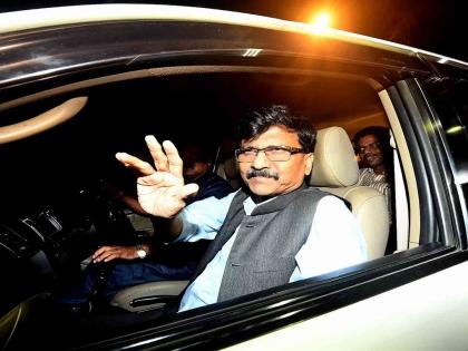 shiv sena mp sanjay raut on three and half bjp people going to jail | तुरुंगात जाणारे भाजपचे 'ते' साडे तीन लोक कोण?; राऊतांनी कारमध्ये बसता बसता सांगितलं