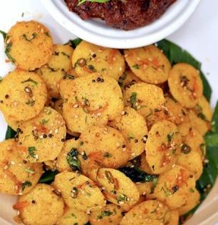 मुलांच्या डब्यासाठी करा इंस्टंट रवाबेसन मसाला इडली! नाश्त्यासाठी परफेक्ट मेन्यू-घ्या रेसिपी