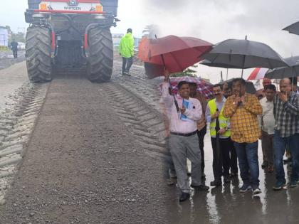 Work of Mumbai-Goa highway started on war level by cement base treatment | सिमेंट बेस ट्रीटमेंटद्वारे मुंबई-गोवा महामार्गाचे काम युद्ध पातळीवर सुरू!