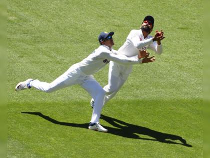 India vs Australia, 2nd Test : Almost disaster! But Ravindra Jadeja held his ground and held the catch, Video | India vs Australia, 2nd Test : रवींद्र जडेजा थांब सांगत असताना शुबमन गिल कॅचसाठी धावला अन्... Video 