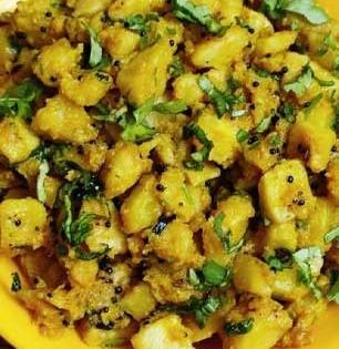 कच्च्या केळीची चविष्ट झटपट सोपी भाजी, पौष्टिक इतकी की पोषणाचा पारंपरिक खजिनाच-पाहा रेसिपी