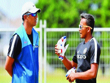 Player ban for the players till the end of the match, Dravid's decision | अंतिम सामना संपेपर्यंत खेळाडूंसाठी मोबाईल बंदी, प्रशिक्षक द्रविडचा निर्णय