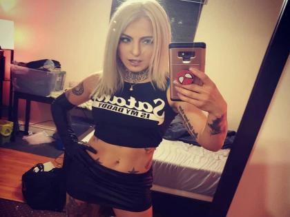 Porn star Rebecca Bryggman suffers humiliating first-round defeat on MMA debut by Elise Reed at Bellator 231 | Video : पॉर्न फिल्म सोडून तिनं केलं Wrestling मध्ये पदार्पण, अन्...